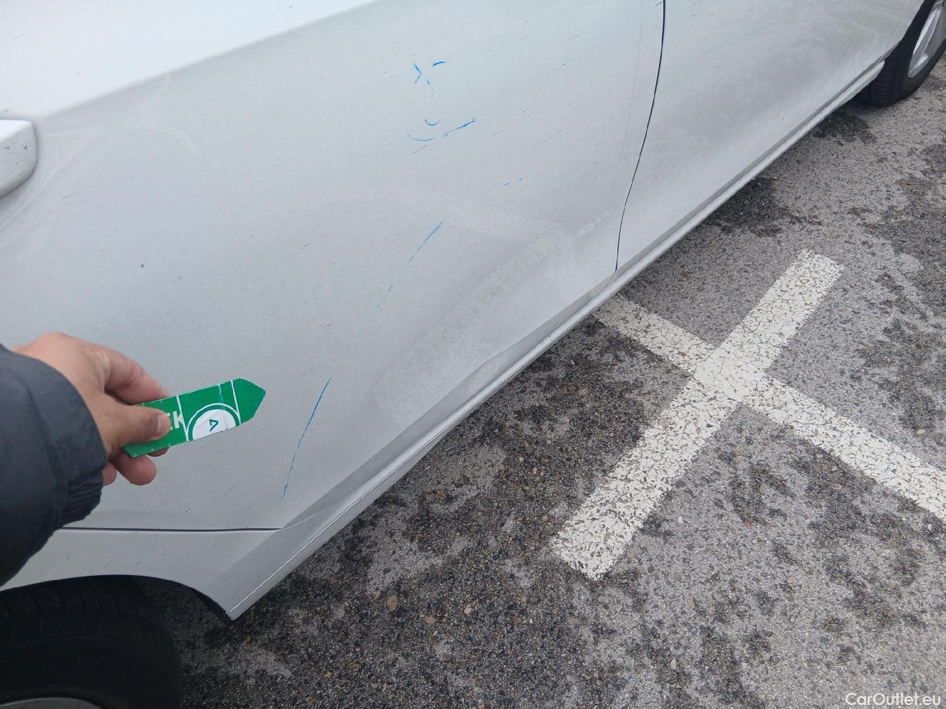  Volkswagen  Golf  VOLKSWAGEN / 2020 / 5P / berlina con portón 2.0 TDI 85kW (115CV) #18