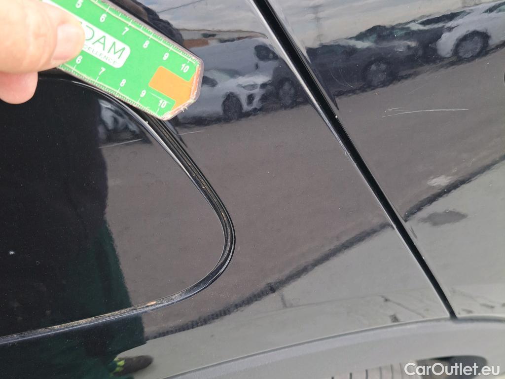  Volvo  XC 40 VOLVO XC40 / 2017 / 5P / todoterreno 2.0 B4 G AWD R-Design Auto #36