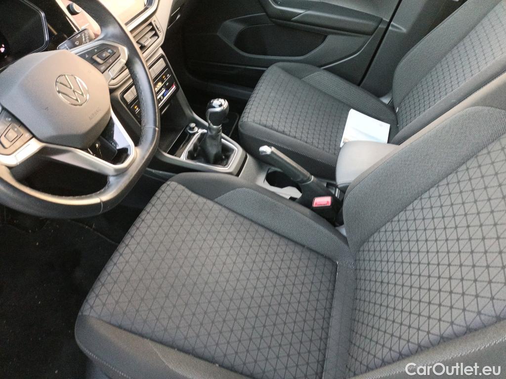  Volkswagen  T-CROSS VOLKSWAGEN  / 2018 / 5P / todoterreno Advance 1.0 TSI 70kW (95CV) (AC2) #13