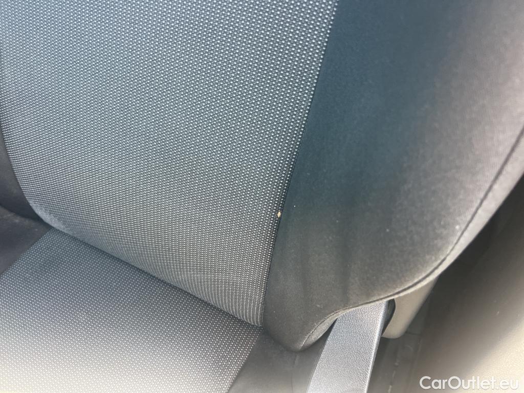  Citroen  Berlingo CITROEN  / 2018 / 4P / combi Talla M BlueHDi 100 S&S LIVE (AC) #38