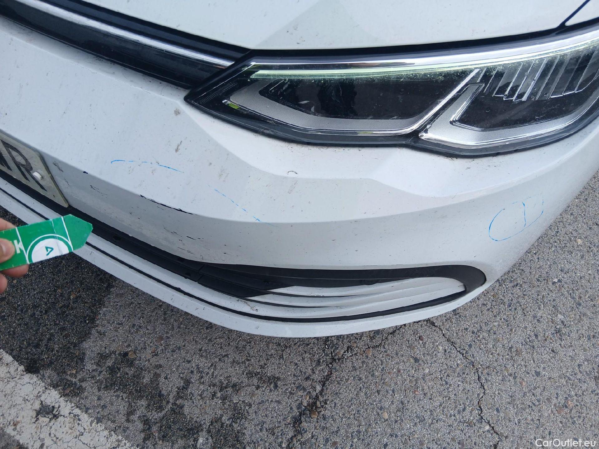  Volkswagen  Golf  VOLKSWAGEN / 2020 / 5P / berlina con portón 2.0 TDI 85kW (115CV) #4