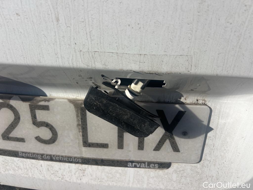  Citroen  Berlingo CITROEN  / 2018 / 4P / combi Talla M BlueHDi 100 S&S LIVE (AC) #59