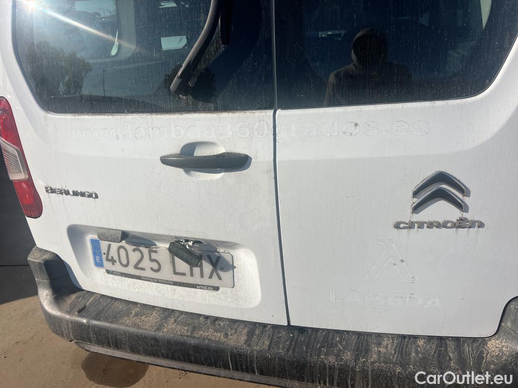  Citroen  Berlingo CITROEN  / 2018 / 4P / combi Talla M BlueHDi 100 S&S LIVE (AC) #20