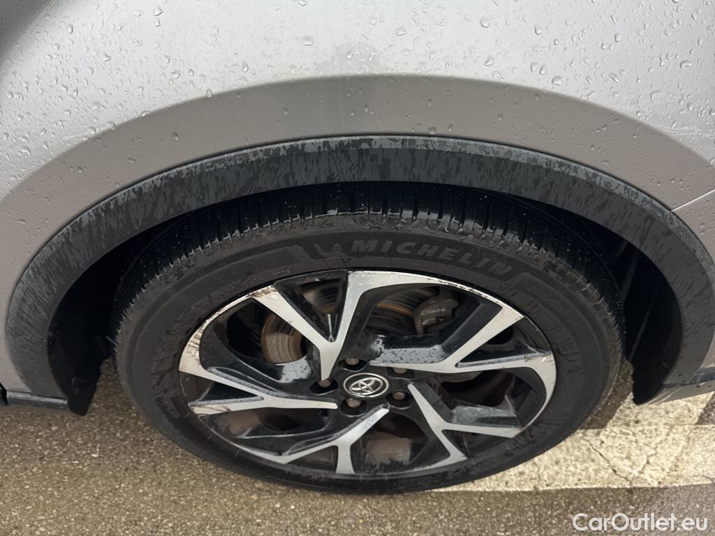  Toyota  C-HR TOYOTA  / 2016 / 5P / todoterreno 1.8 125H Advance (CX) #5