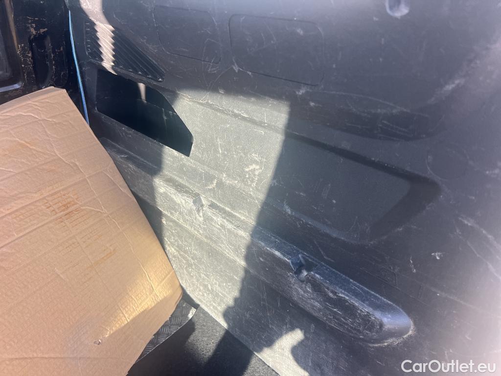  Citroen  Berlingo CITROEN  / 2018 / 4P / combi Talla M BlueHDi 100 S&S LIVE (AC) #10