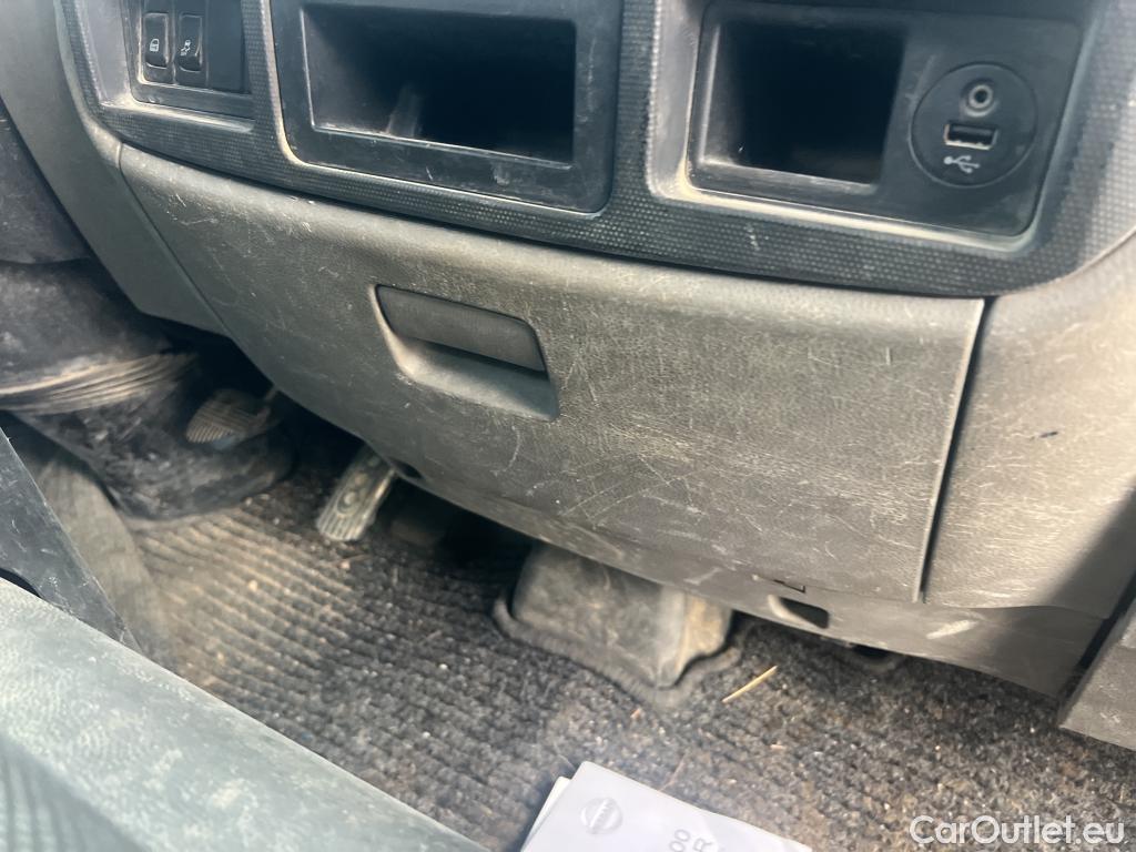  Nissan  NV400 NISSAN NT400 / 2014 / 2P / pick-up de lados abatibles 35.13/2 Básico AA CAL Cab Abatible Media #42