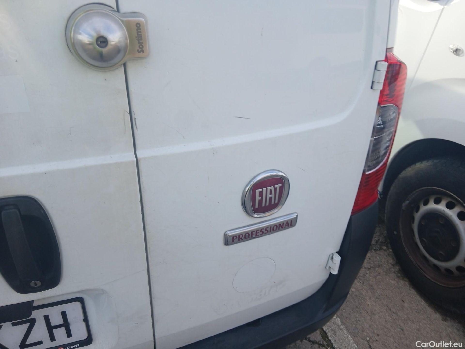  Fiat  Fiorino FIAT  / 2016 / 3P / furgón derivado de turismo Cargo Base 1.3 Mjet 59kW (80CV) E6 #24