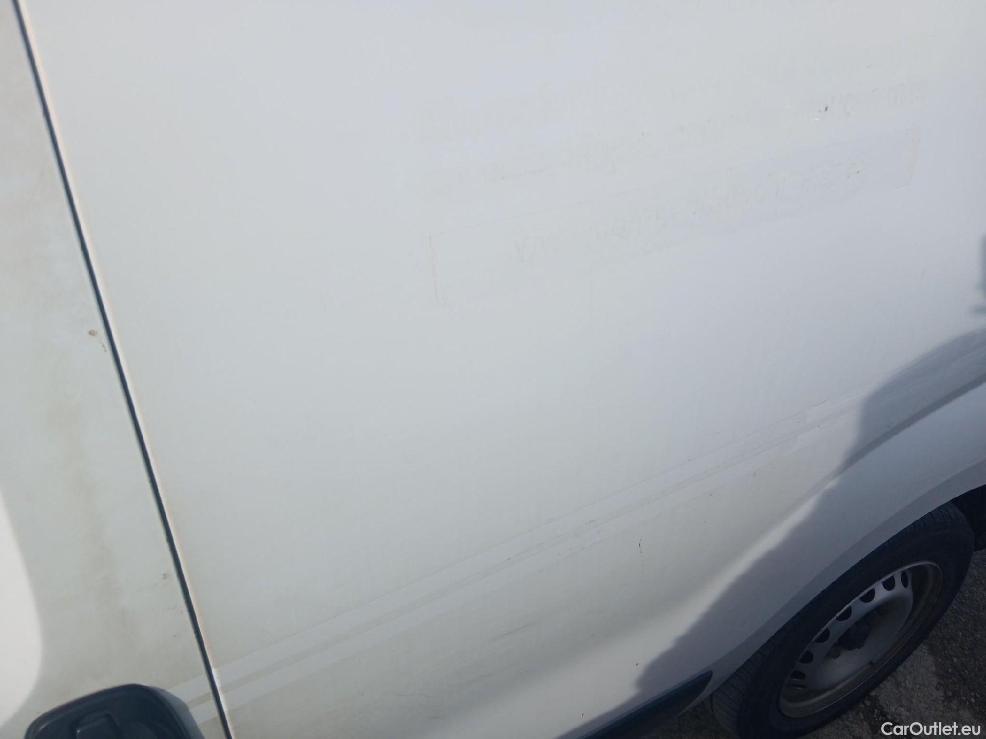  Fiat  Fiorino FIAT  / 2016 / 3P / furgón derivado de turismo Cargo Base 1.3 Mjet 59kW (80CV) E6 #17