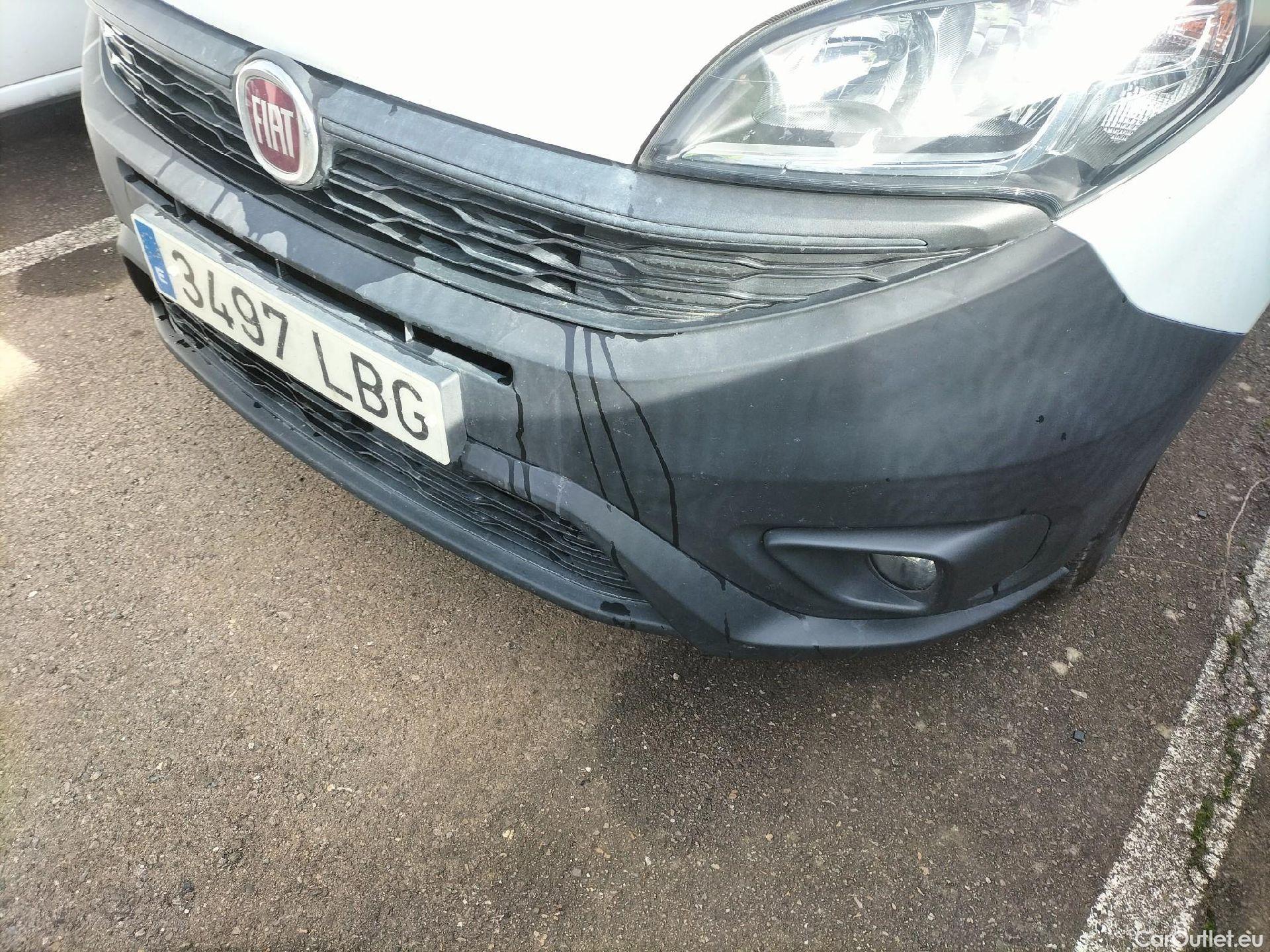  Fiat  Doblo FIAT Doblò Cargo/2015/3P/furgón derivado de turismo Cargo Base 1.3 Multijet 70kW (95CV) #1