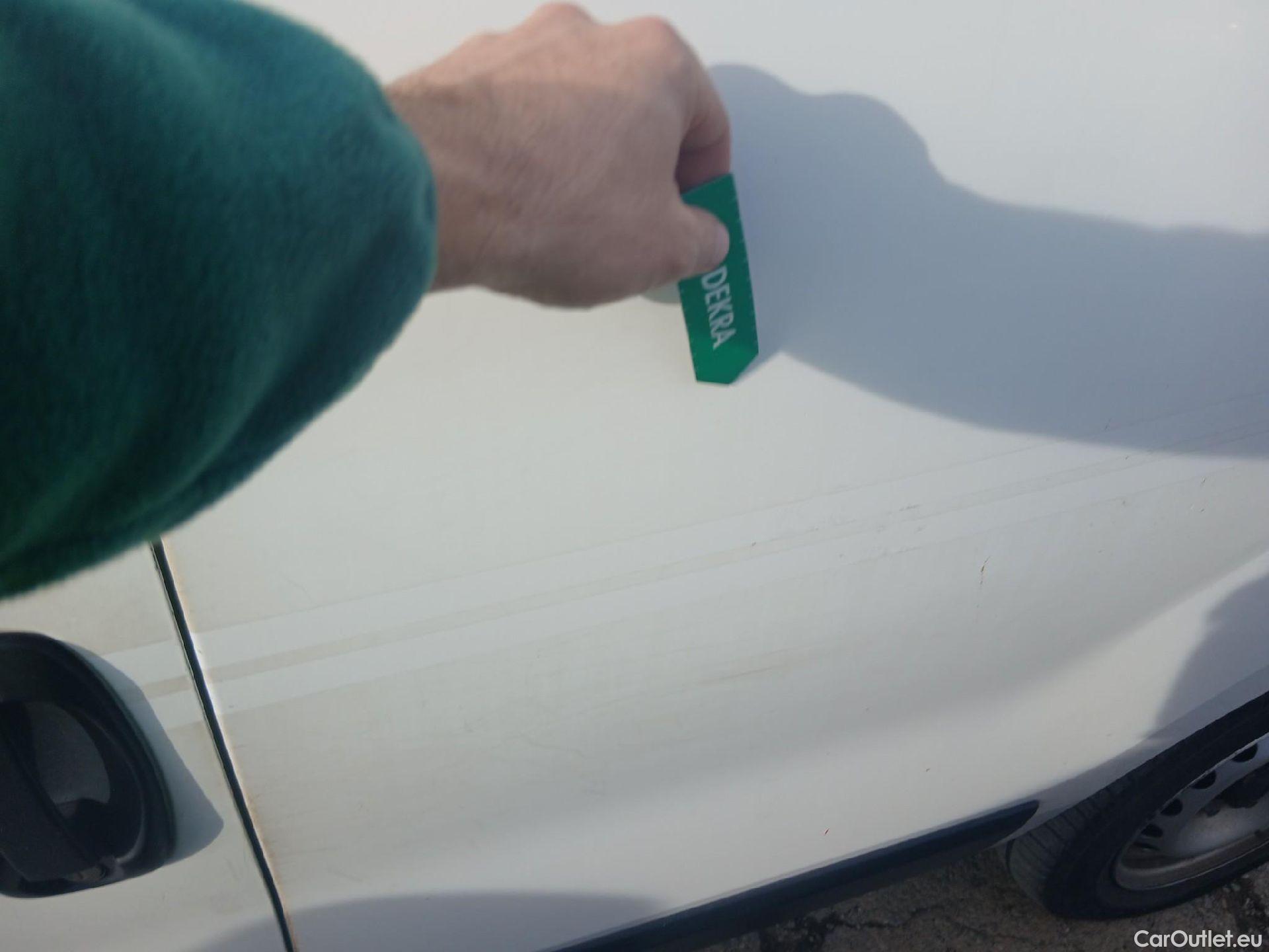  Fiat  Fiorino FIAT  / 2016 / 3P / furgón derivado de turismo Cargo Base 1.3 Mjet 59kW (80CV) E6 #16