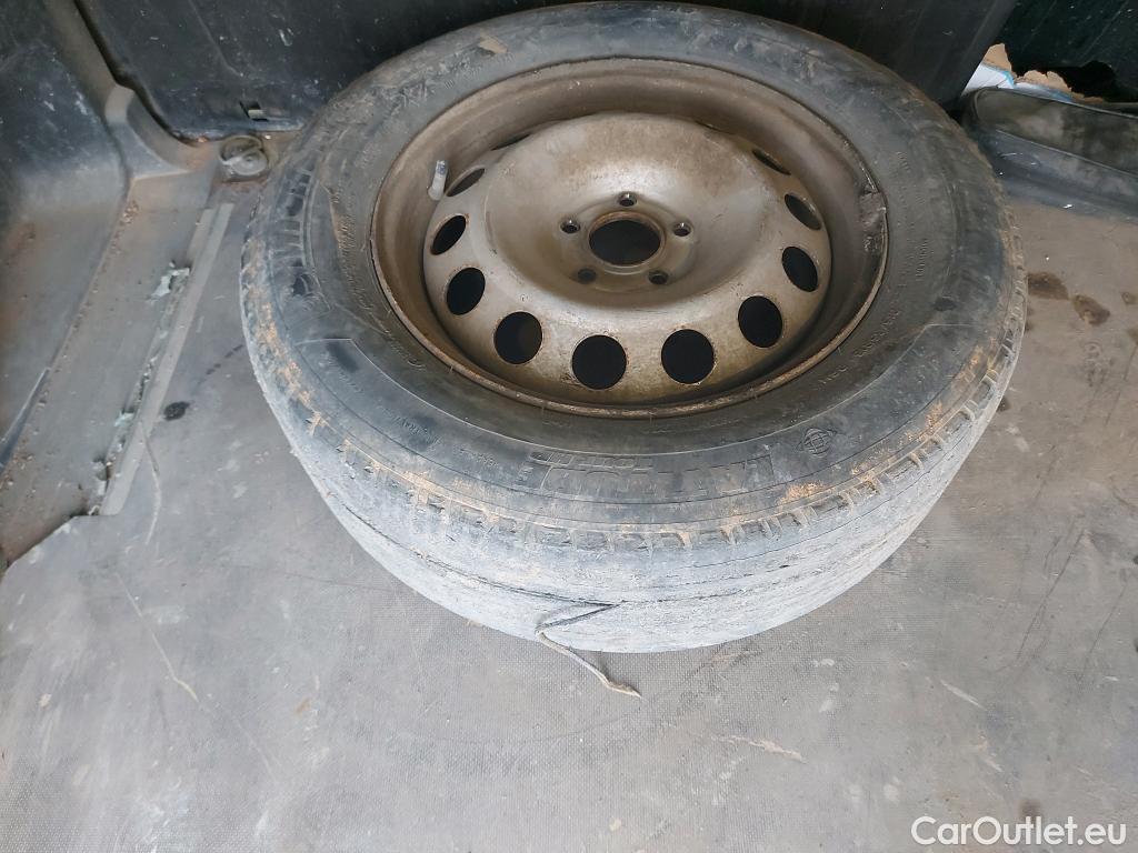  Peugeot  Partner PEUGEOT  / 2018 / 4P / furgón derivado de turismo Standard 1000kg BlueHDi 73kW #50