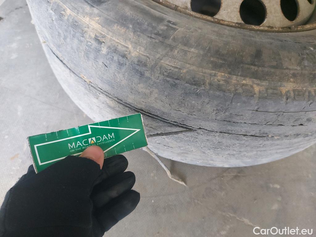  Peugeot  Partner PEUGEOT  / 2018 / 4P / furgón derivado de turismo Standard 1000kg BlueHDi 73kW #51