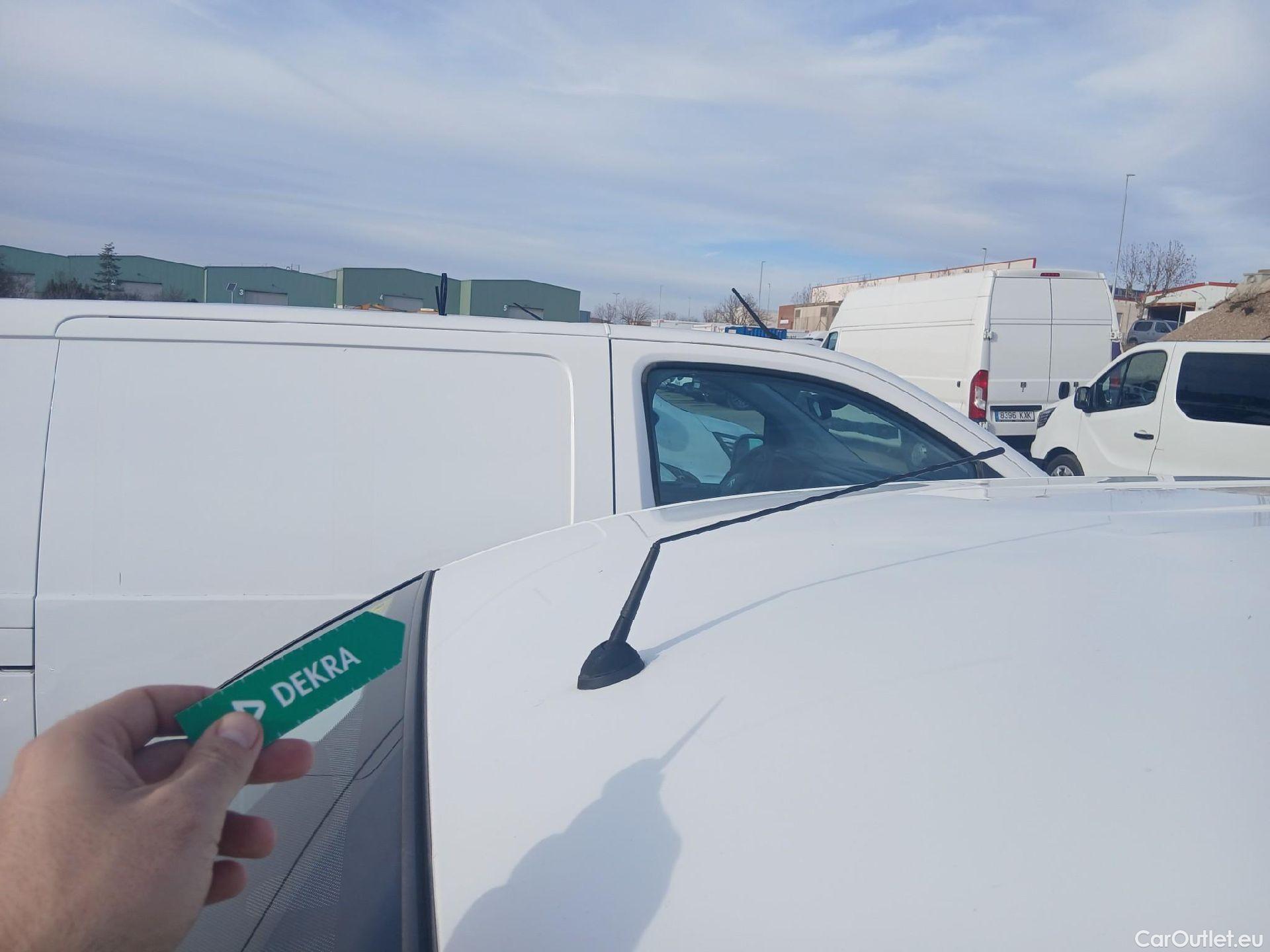  Fiat  Fiorino FIAT  / 2016 / 3P / furgón derivado de turismo Cargo Base 1.3 Mjet 59kW (80CV) E6 #10