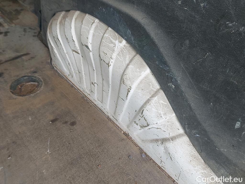  Peugeot  Partner PEUGEOT  / 2018 / 4P / furgón derivado de turismo Standard 1000kg BlueHDi 73kW #17