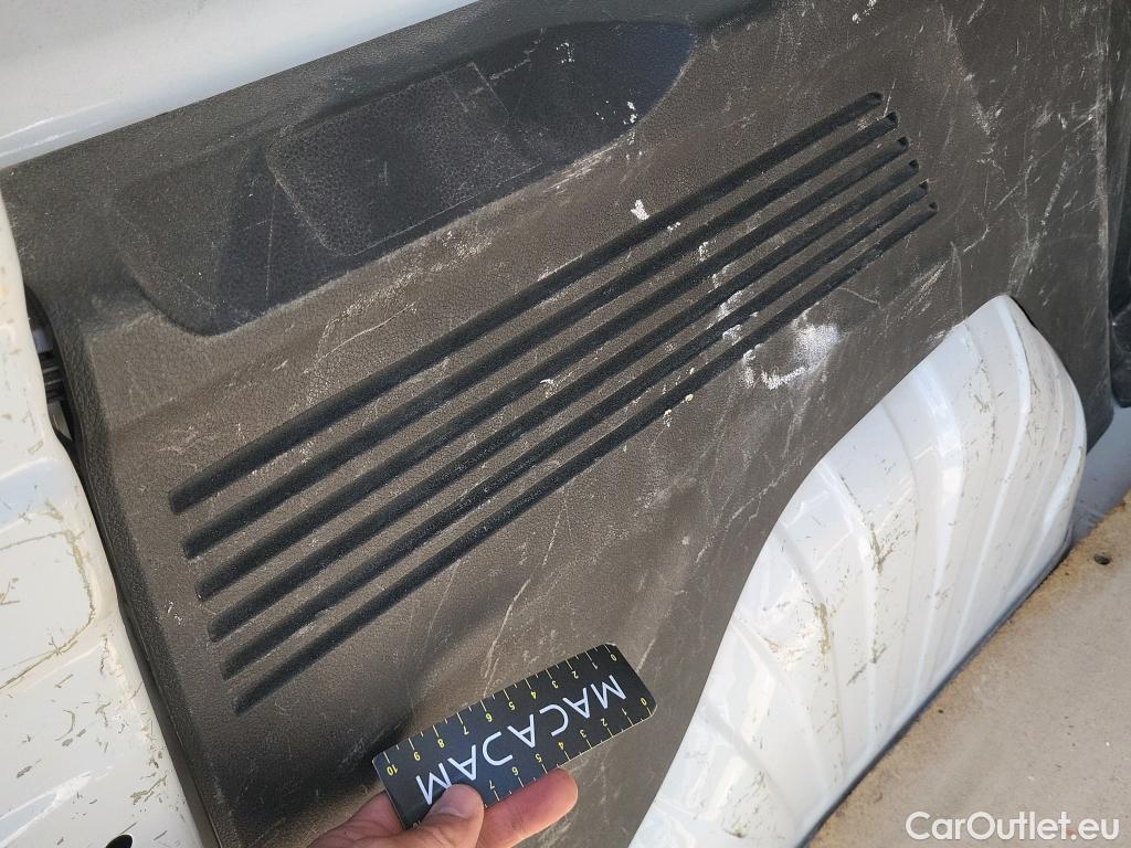  Opel  Combo OPEL  / 2018 / 3P / furgón derivado de turismo Cargo L 650kg Diesel 1.5 100HP S&S MT E6 #32