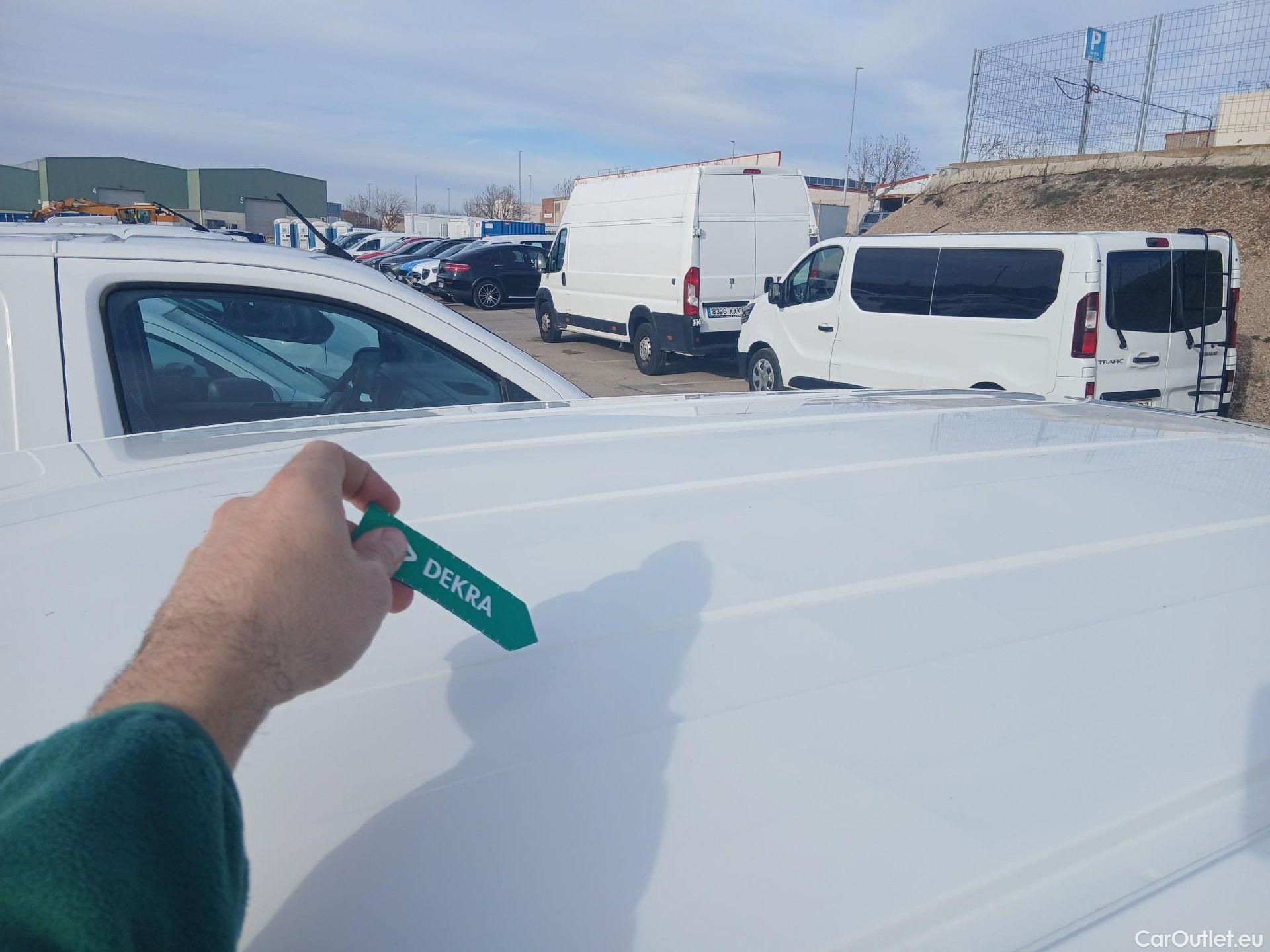  Fiat  Fiorino FIAT  / 2016 / 3P / furgón derivado de turismo Cargo Base 1.3 Mjet 59kW (80CV) E6 #12