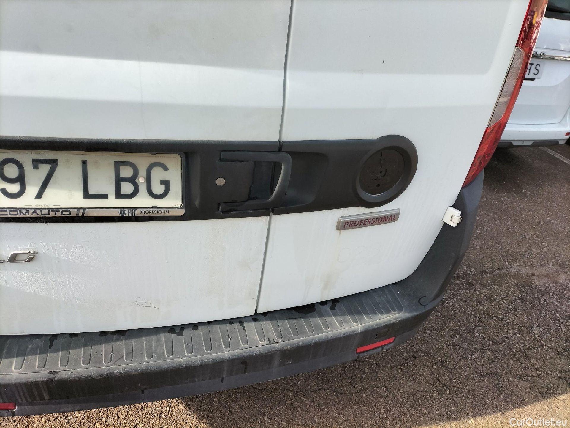  Fiat  Doblo FIAT Doblò Cargo/2015/3P/furgón derivado de turismo Cargo Base 1.3 Multijet 70kW (95CV) #15