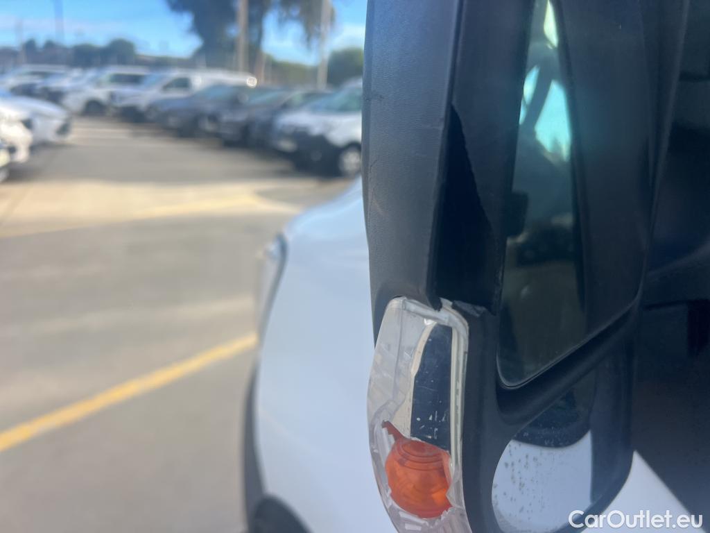  Renault  Master RENAULT  / 2019 / 4P / furgón Furgón T L2H2 3500 Bl dCi 100kW (135CV) #26