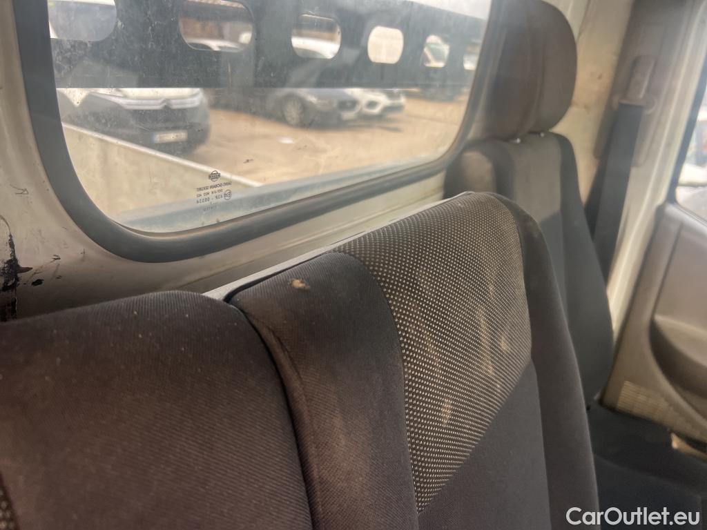  Nissan  NV400 NISSAN NT400 / 2014 / 2P / pick-up de lados abatibles 35.13/2 Básico AA CAL Cab Abatible Media #26