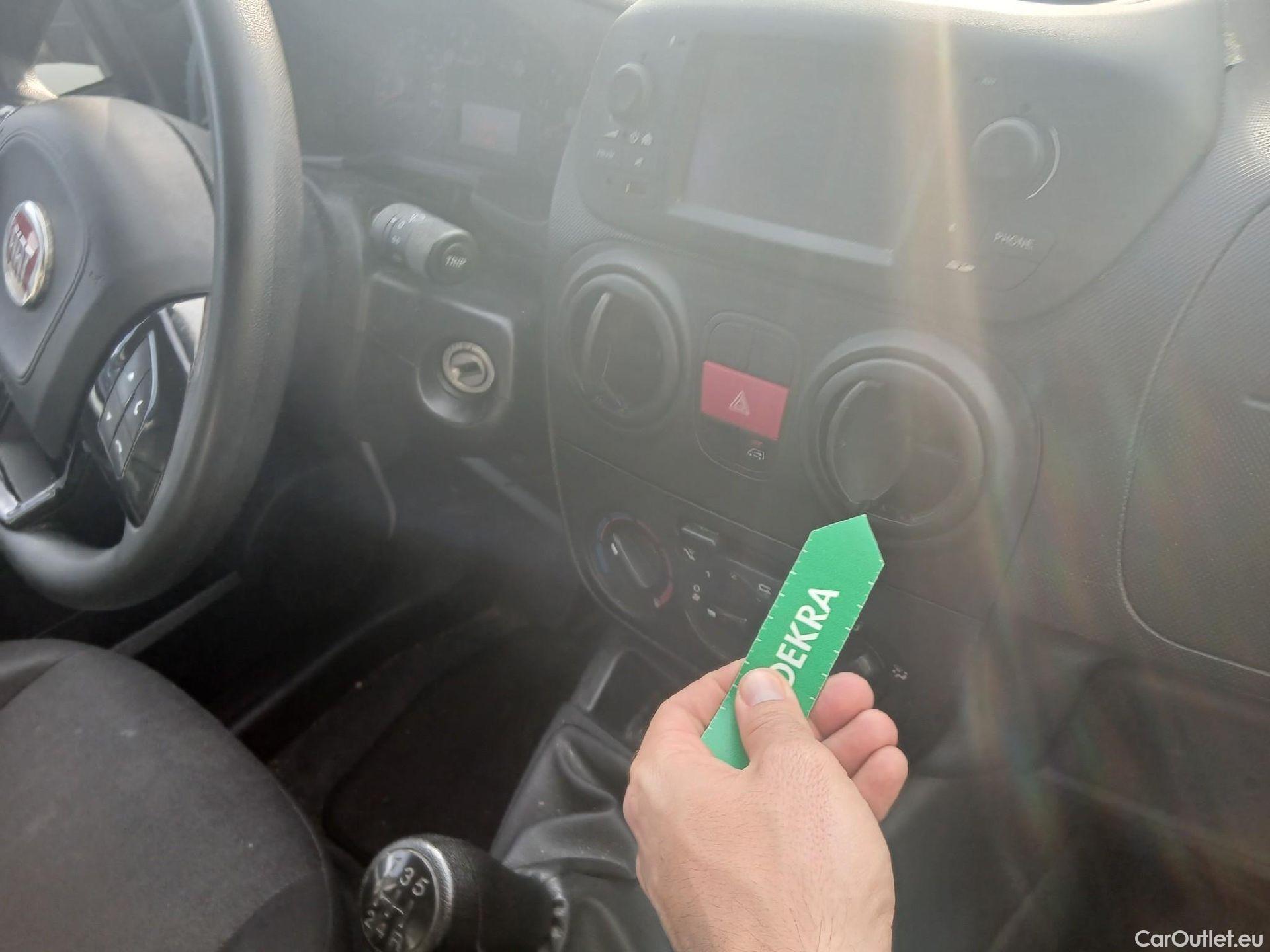  Fiat  Fiorino FIAT  / 2016 / 3P / furgón derivado de turismo Cargo Base 1.3 Mjet 59kW (80CV) E6 #38