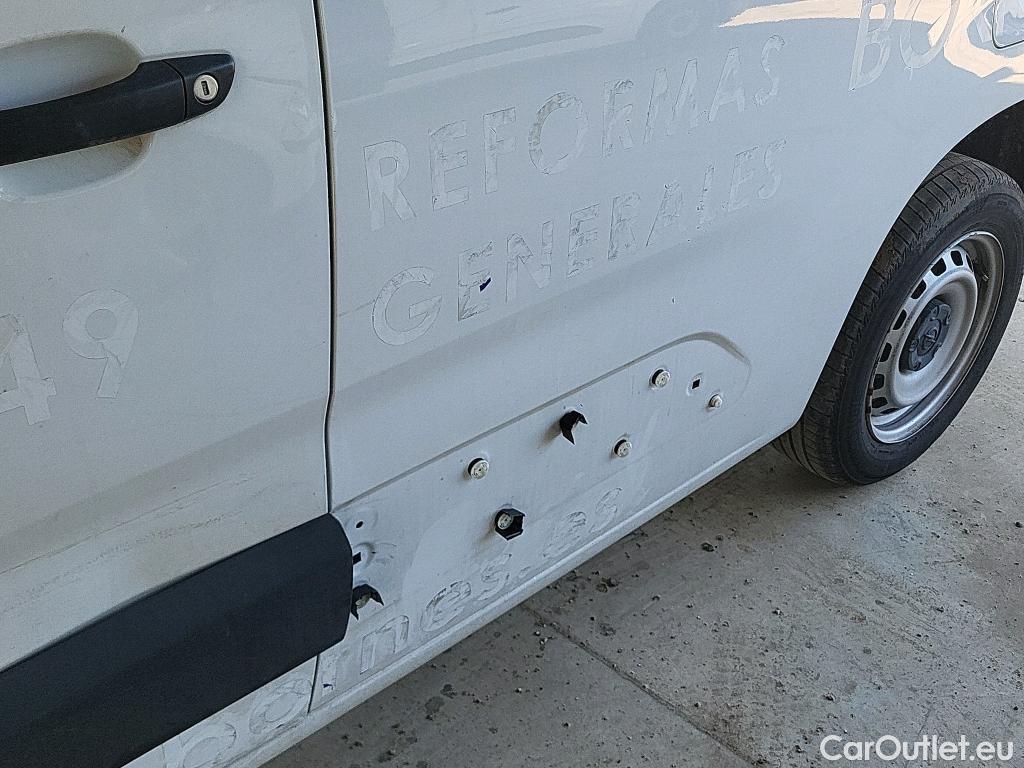  Opel  Combo OPEL  / 2018 / 3P / furgón derivado de turismo Cargo L 650kg Diesel 1.5 100HP S&S MT E6 #12