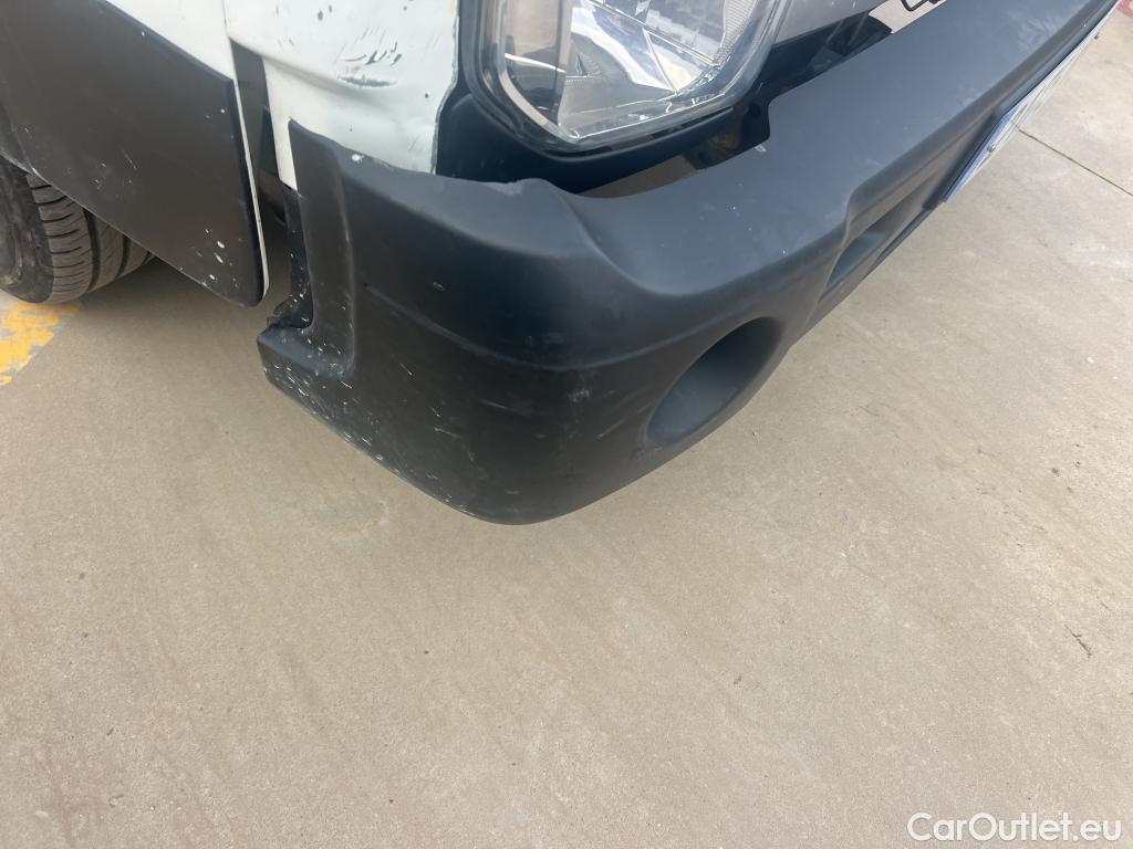  Nissan  NV400 NISSAN NT400 / 2014 / 2P / pick-up de lados abatibles 35.13/2 Básico AA CAL Cab Abatible Media #40