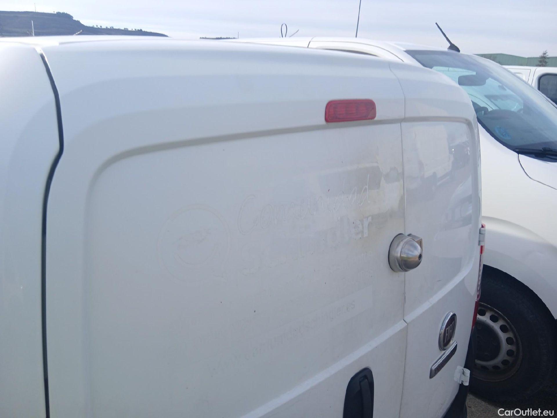  Fiat  Fiorino FIAT  / 2016 / 3P / furgón derivado de turismo Cargo Base 1.3 Mjet 59kW (80CV) E6 #22