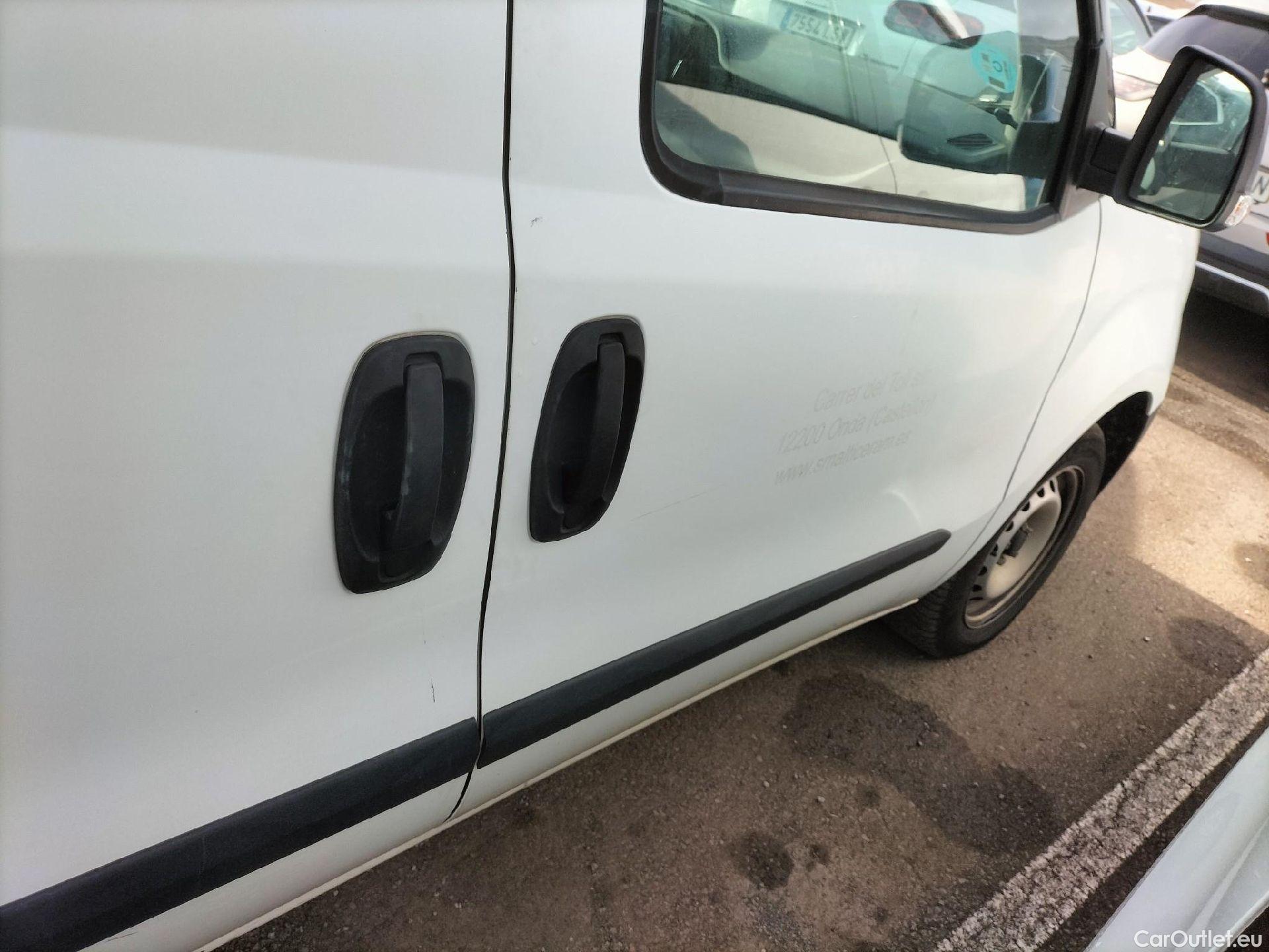  Fiat  Doblo FIAT Doblò Cargo/2015/3P/furgón derivado de turismo Cargo Base 1.3 Multijet 70kW (95CV) #27