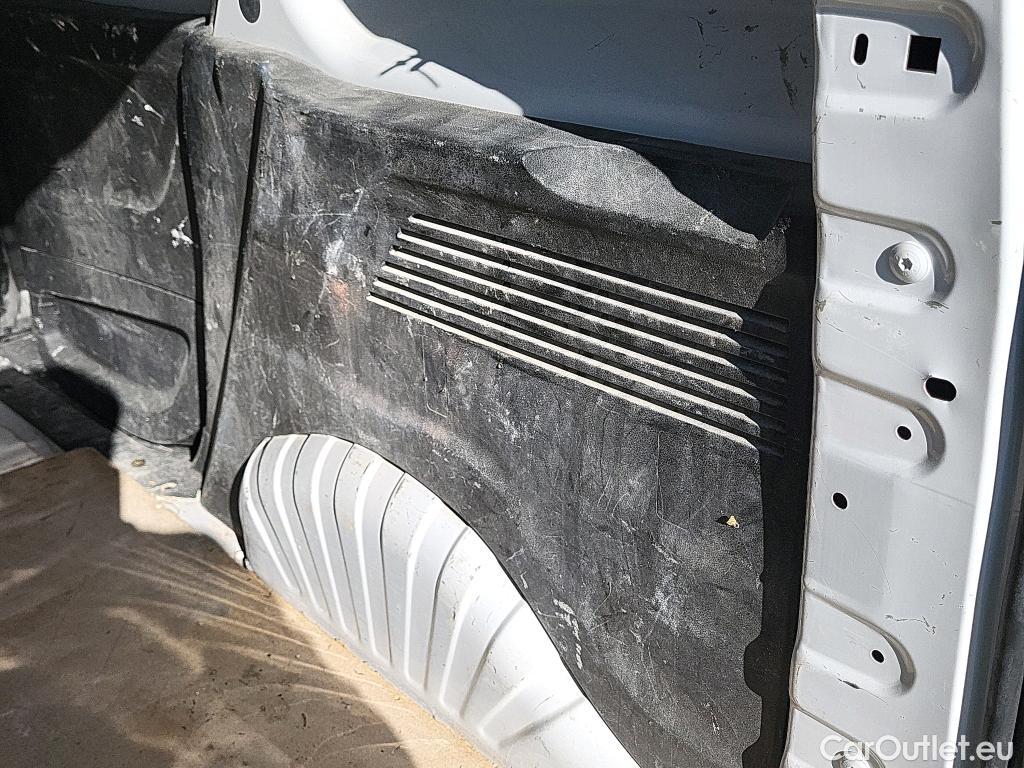  Opel  Combo OPEL  / 2018 / 3P / furgón derivado de turismo Cargo L 650kg Diesel 1.5 100HP S&S MT E6 #39