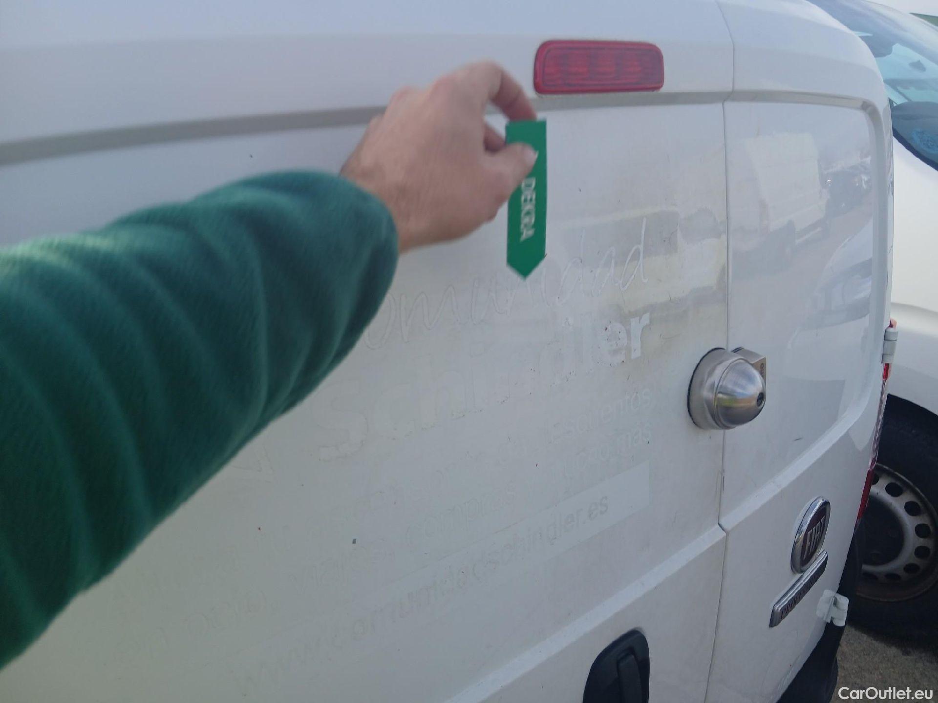  Fiat  Fiorino FIAT  / 2016 / 3P / furgón derivado de turismo Cargo Base 1.3 Mjet 59kW (80CV) E6 #23