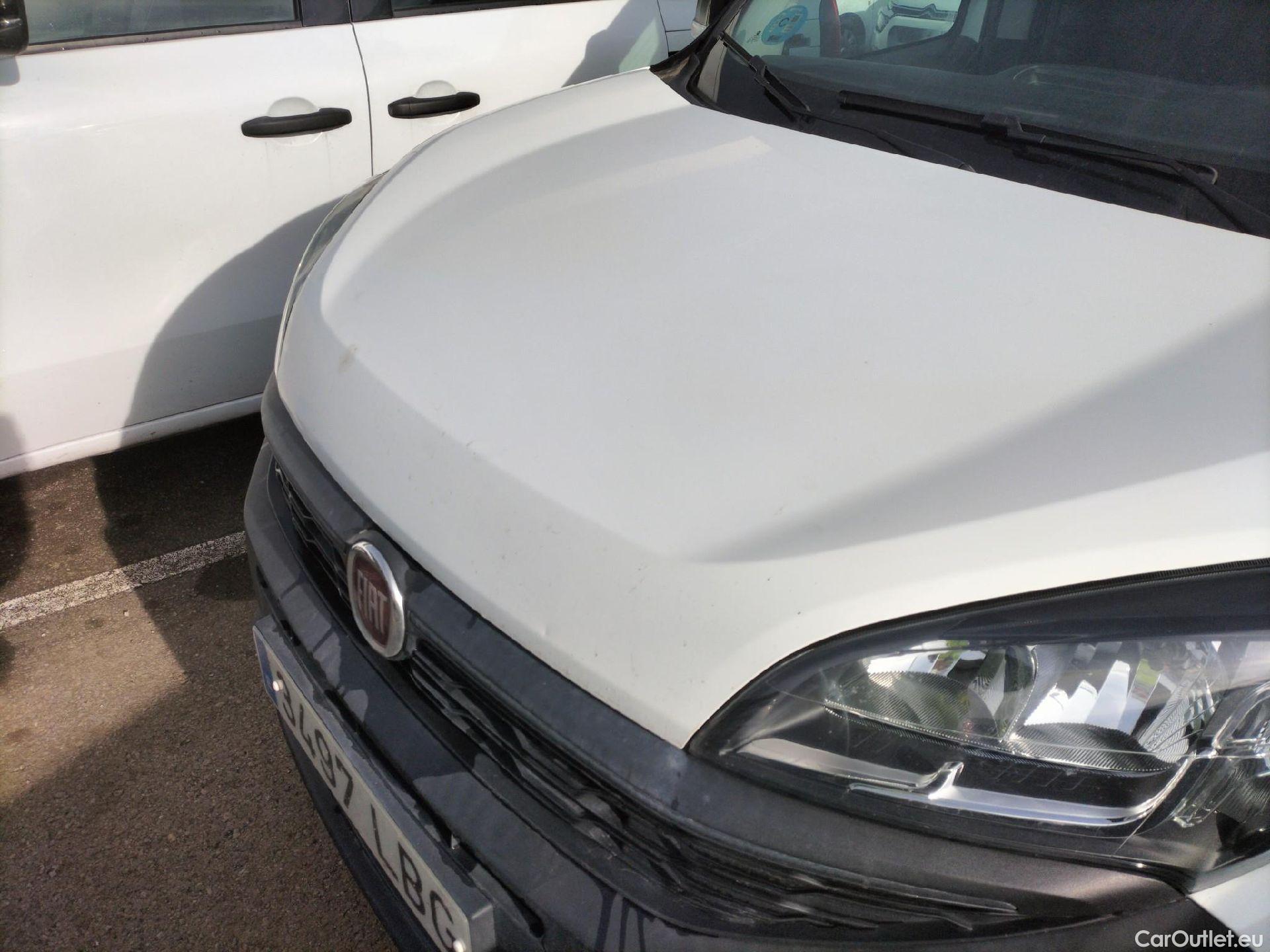  Fiat  Doblo FIAT Doblò Cargo/2015/3P/furgón derivado de turismo Cargo Base 1.3 Multijet 70kW (95CV) #2