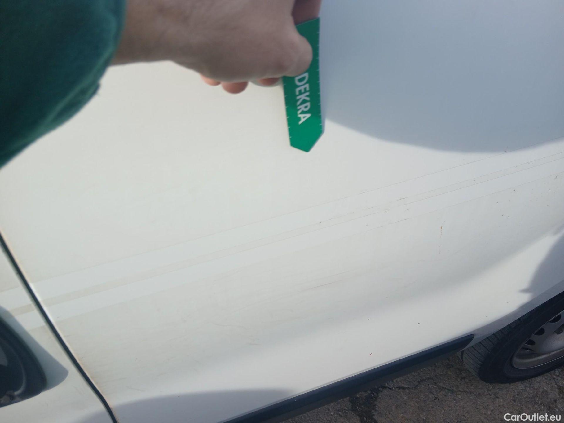  Fiat  Fiorino FIAT  / 2016 / 3P / furgón derivado de turismo Cargo Base 1.3 Mjet 59kW (80CV) E6 #15