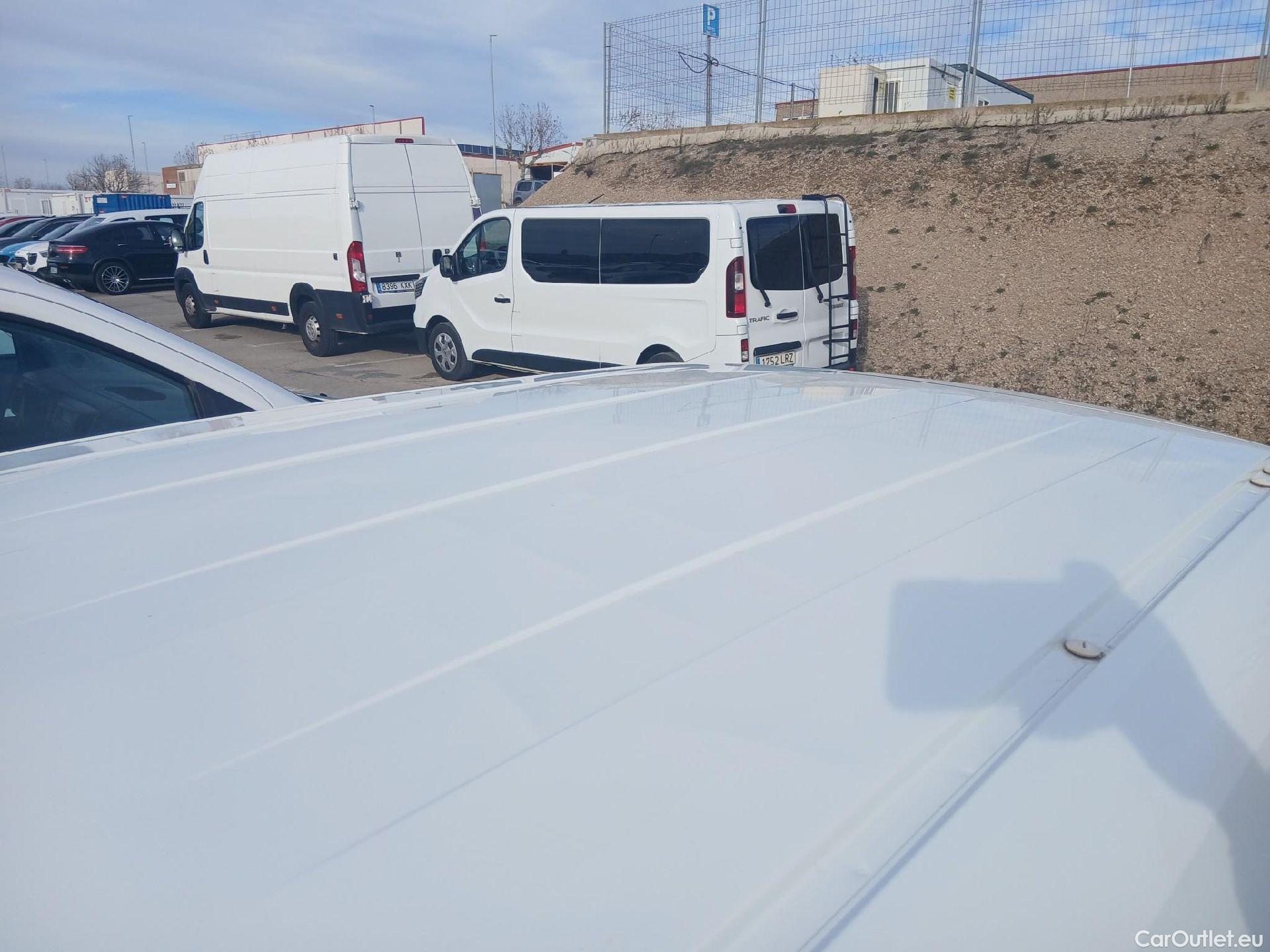  Fiat  Fiorino FIAT  / 2016 / 3P / furgón derivado de turismo Cargo Base 1.3 Mjet 59kW (80CV) E6 #11