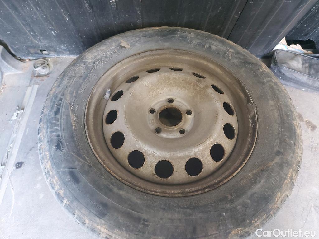  Peugeot  Partner PEUGEOT  / 2018 / 4P / furgón derivado de turismo Standard 1000kg BlueHDi 73kW #76