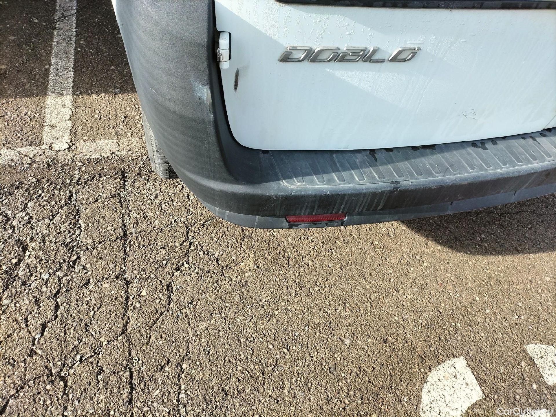  Fiat  Doblo FIAT Doblò Cargo/2015/3P/furgón derivado de turismo Cargo Base 1.3 Multijet 70kW (95CV) #13