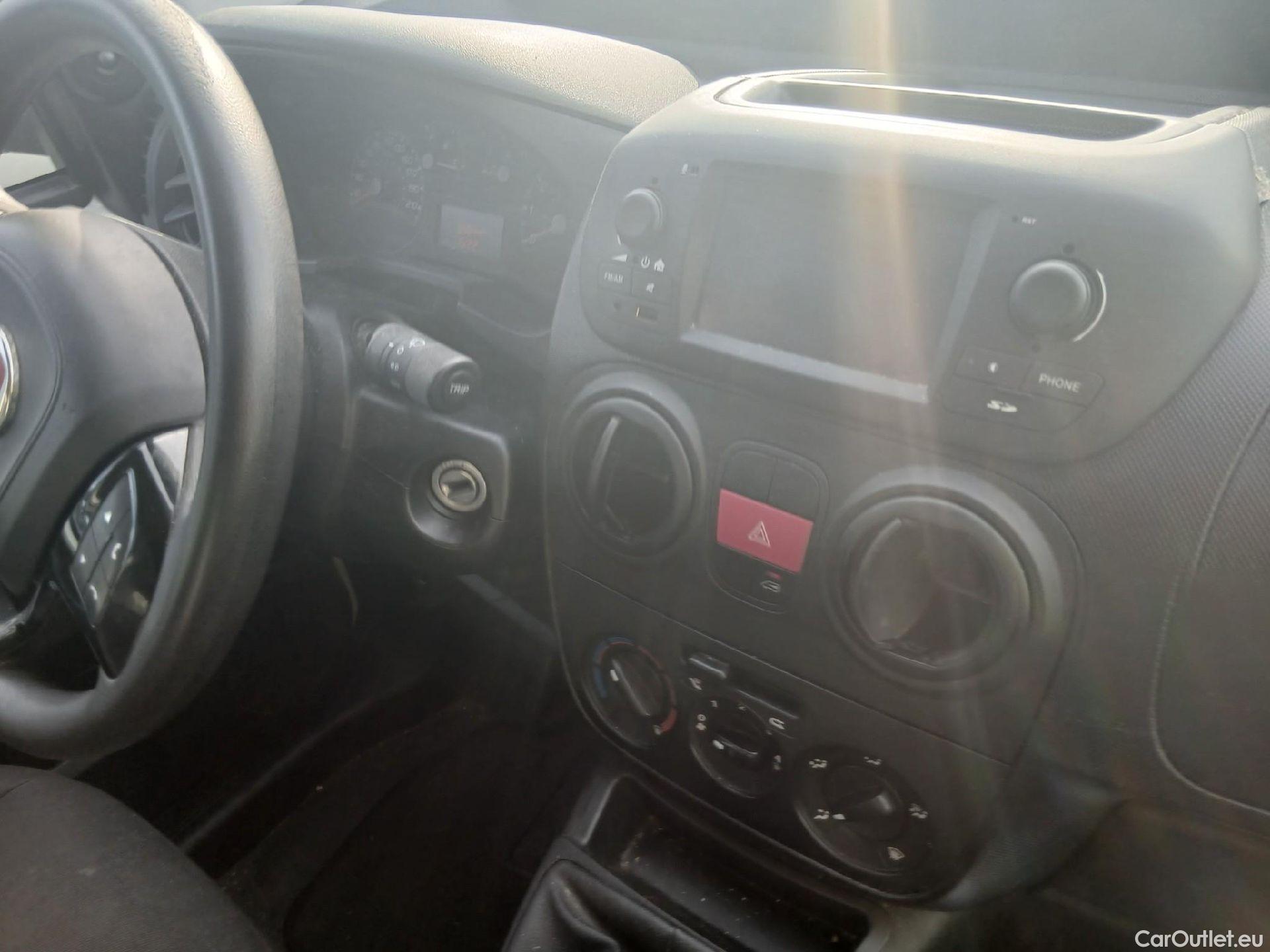  Fiat  Fiorino FIAT  / 2016 / 3P / furgón derivado de turismo Cargo Base 1.3 Mjet 59kW (80CV) E6 #40