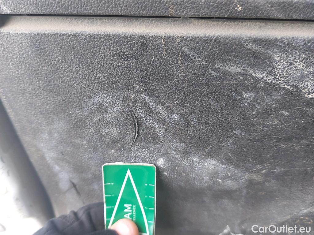  Peugeot  Partner PEUGEOT  / 2018 / 4P / furgón derivado de turismo Standard 1000kg BlueHDi 73kW #59