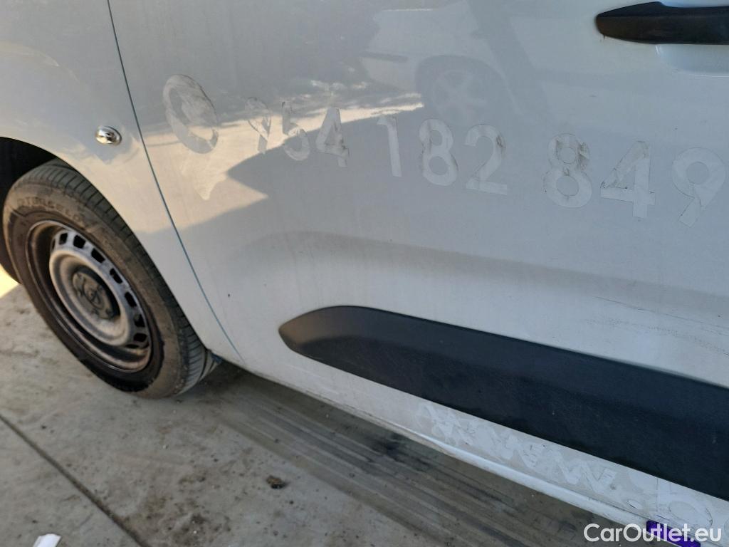  Opel  Combo OPEL  / 2018 / 3P / furgón derivado de turismo Cargo L 650kg Diesel 1.5 100HP S&S MT E6 #21