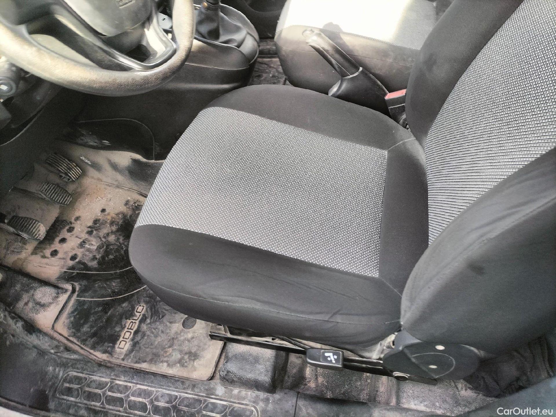  Fiat  Doblo FIAT Doblò Cargo/2015/3P/furgón derivado de turismo Cargo Base 1.3 Multijet 70kW (95CV) #9