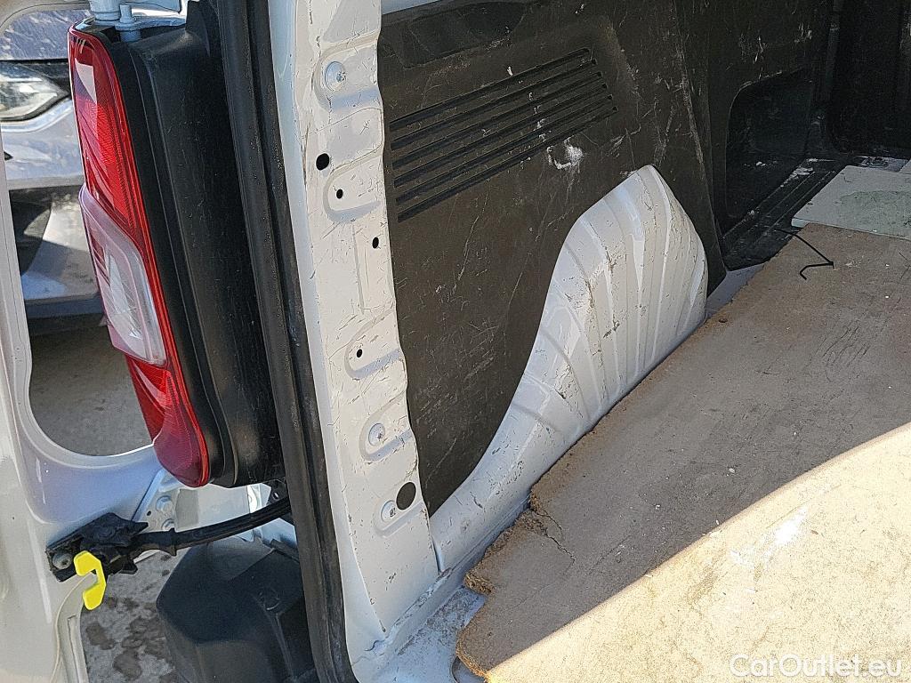  Opel  Combo OPEL  / 2018 / 3P / furgón derivado de turismo Cargo L 650kg Diesel 1.5 100HP S&S MT E6 #5