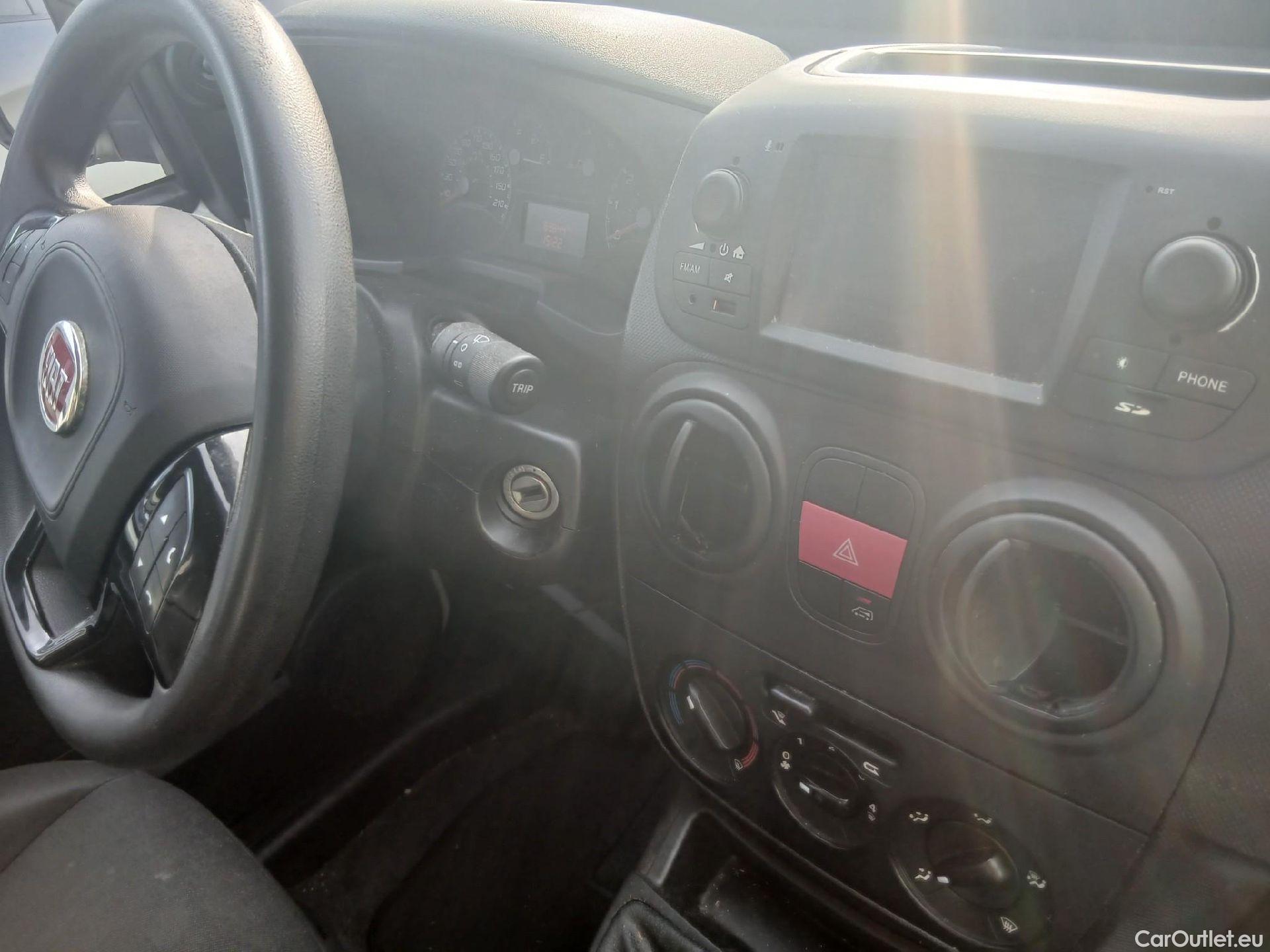  Fiat  Fiorino FIAT  / 2016 / 3P / furgón derivado de turismo Cargo Base 1.3 Mjet 59kW (80CV) E6 #39