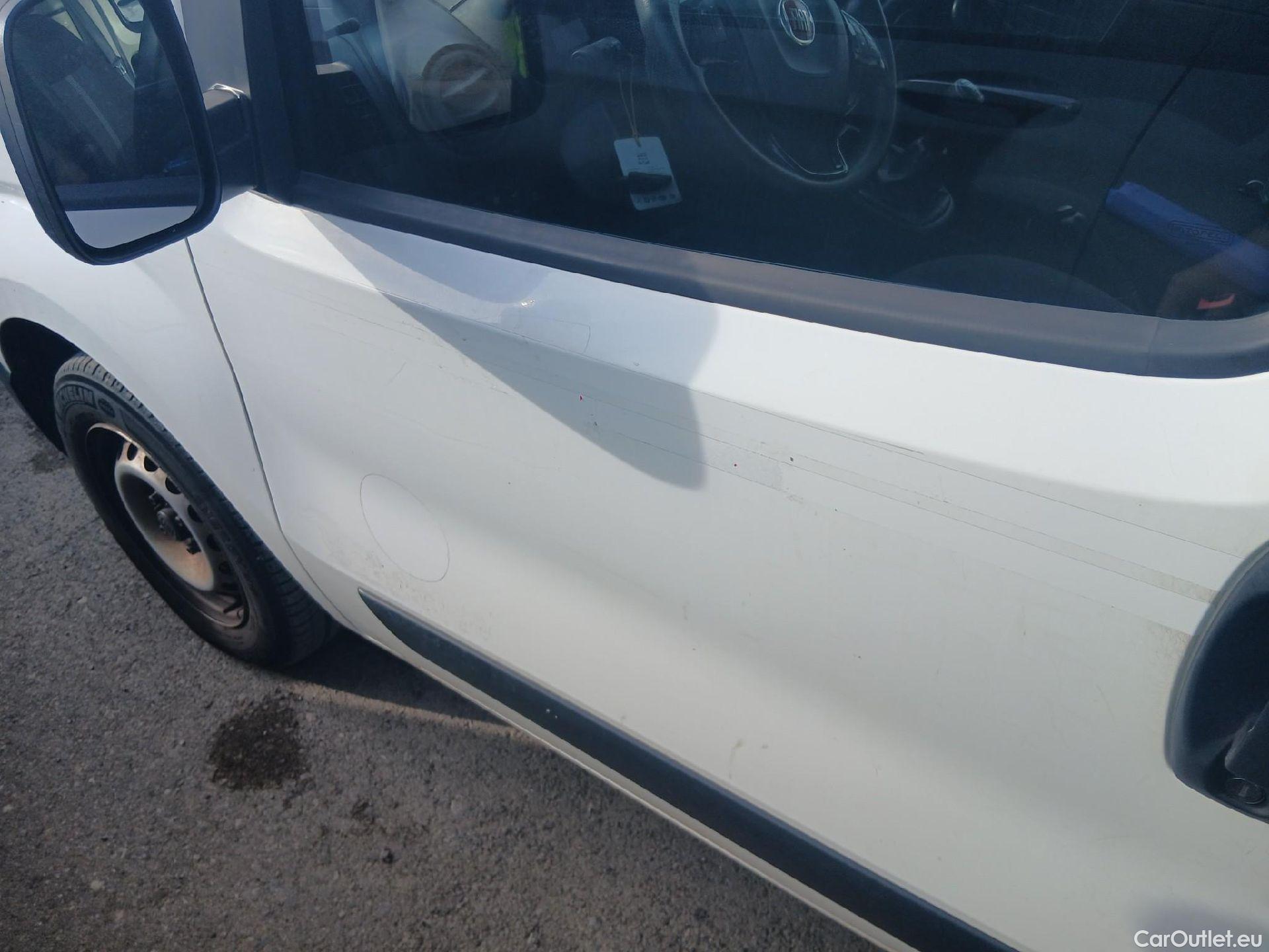  Fiat  Fiorino FIAT  / 2016 / 3P / furgón derivado de turismo Cargo Base 1.3 Mjet 59kW (80CV) E6 #13