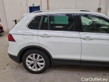  Volkswagen  Tiguan VOLKSWAGEN  / 2016 / 5P / SUV 2.0 TDI SCR 110KW ADVANCED BMT DSG #38