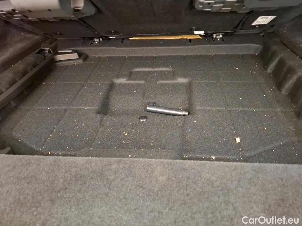  Bmw  Serie 3 BMW Série 3 Touring / 2019 / 5P / Break 318d 150ch Lounge BVA8 #46