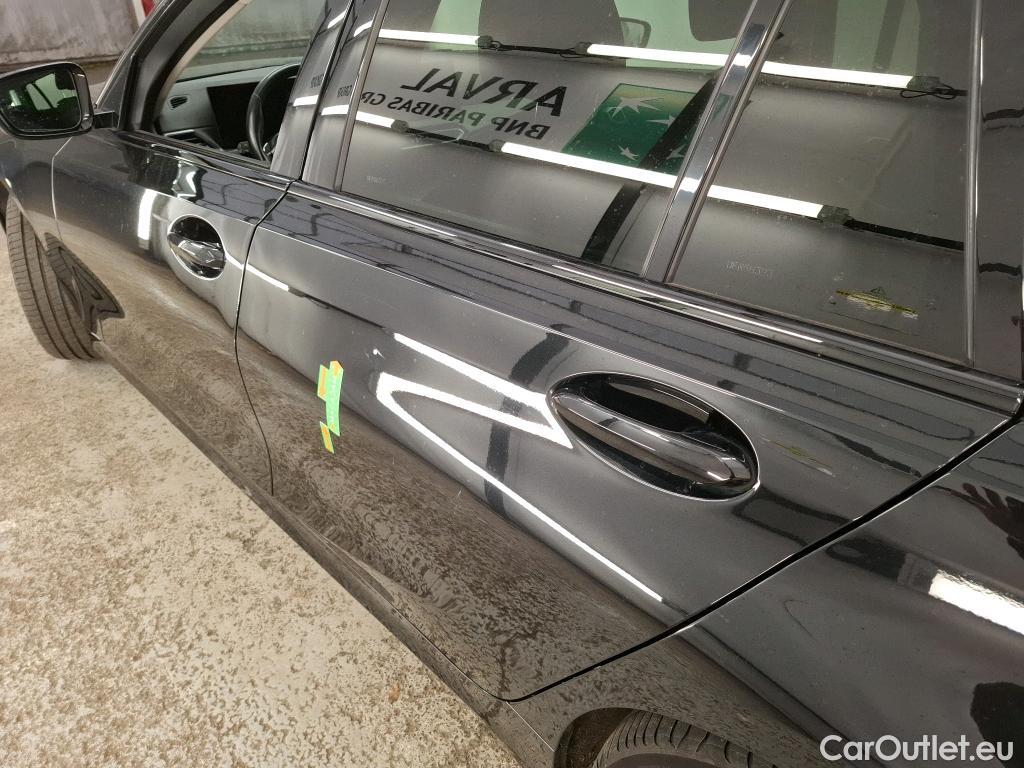  Bmw  Serie 3 BMW Série 3 Touring / 2019 / 5P / Break 318d 150ch Lounge BVA8 #4