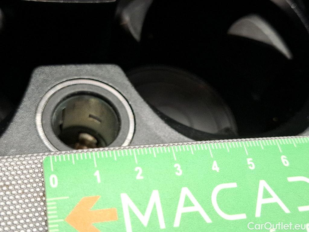  Bmw  Serie 3 BMW Série 3 Touring / 2019 / 5P / Break 318d 150ch Lounge BVA8 #72