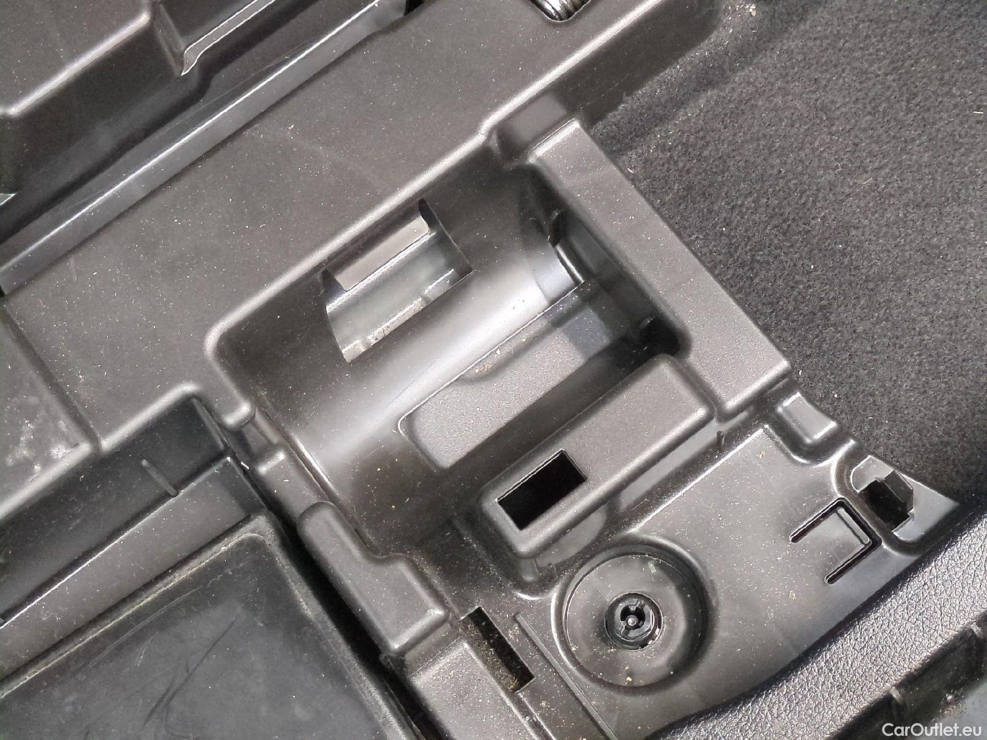  Mercedes  A-Klasse MERCEDES-BENZ Classe A Compact / 2018 / 5P / Berline A 200 d Business Line 8G-DCT #3