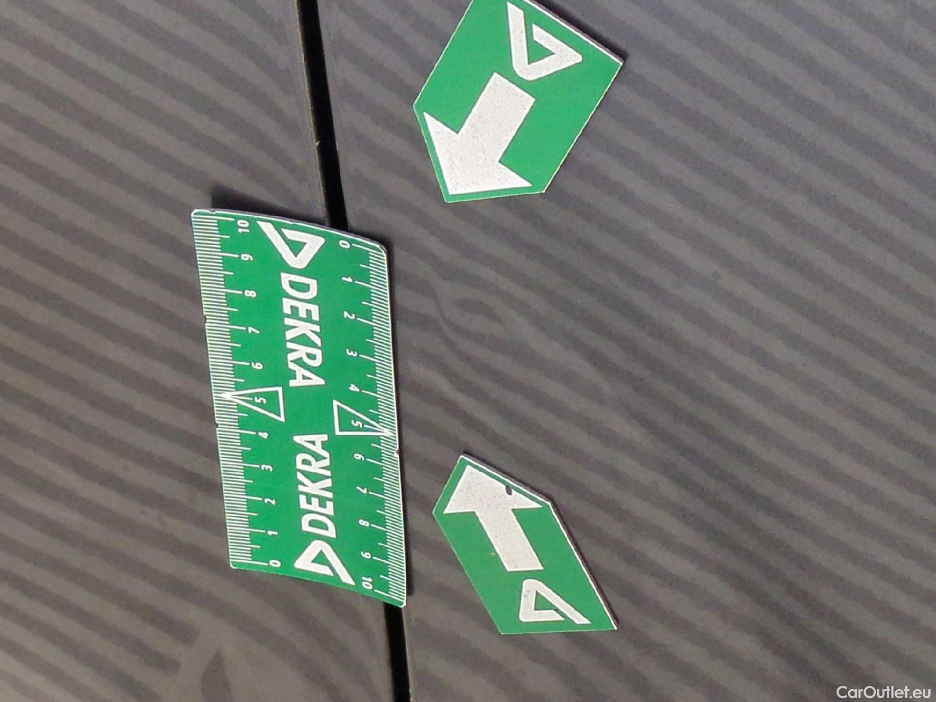  Mercedes  A-Klasse MERCEDES-BENZ Classe A Compact / 2018 / 5P / Berline A 200 d Business Line 8G-DCT #36