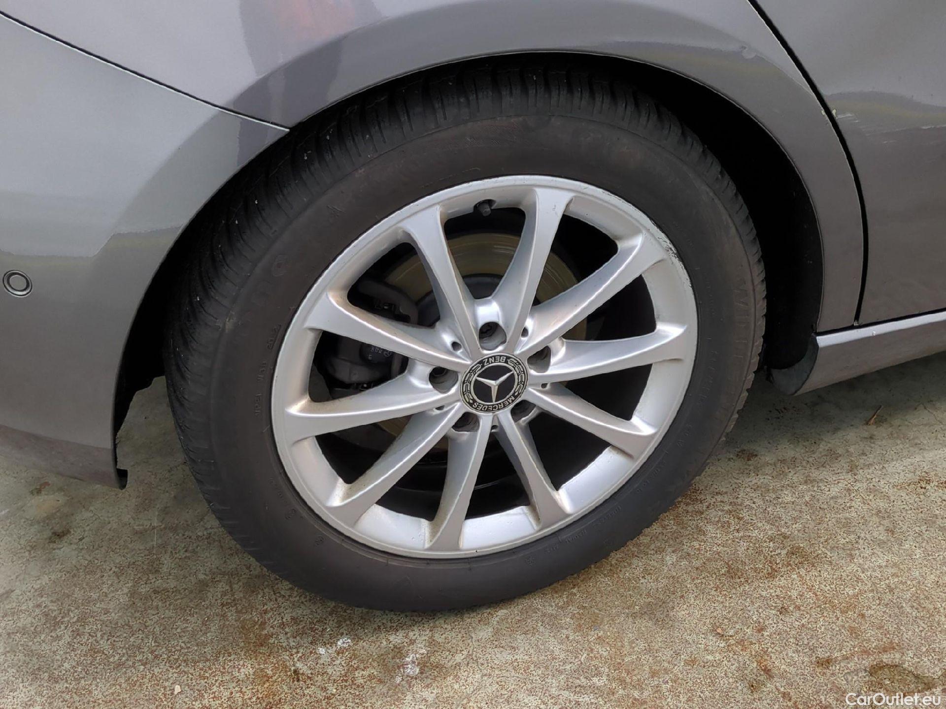  Mercedes  A-Klasse MERCEDES-BENZ Classe A Compact / 2018 / 5P / Berline A 200 d Business Line 8G-DCT #9