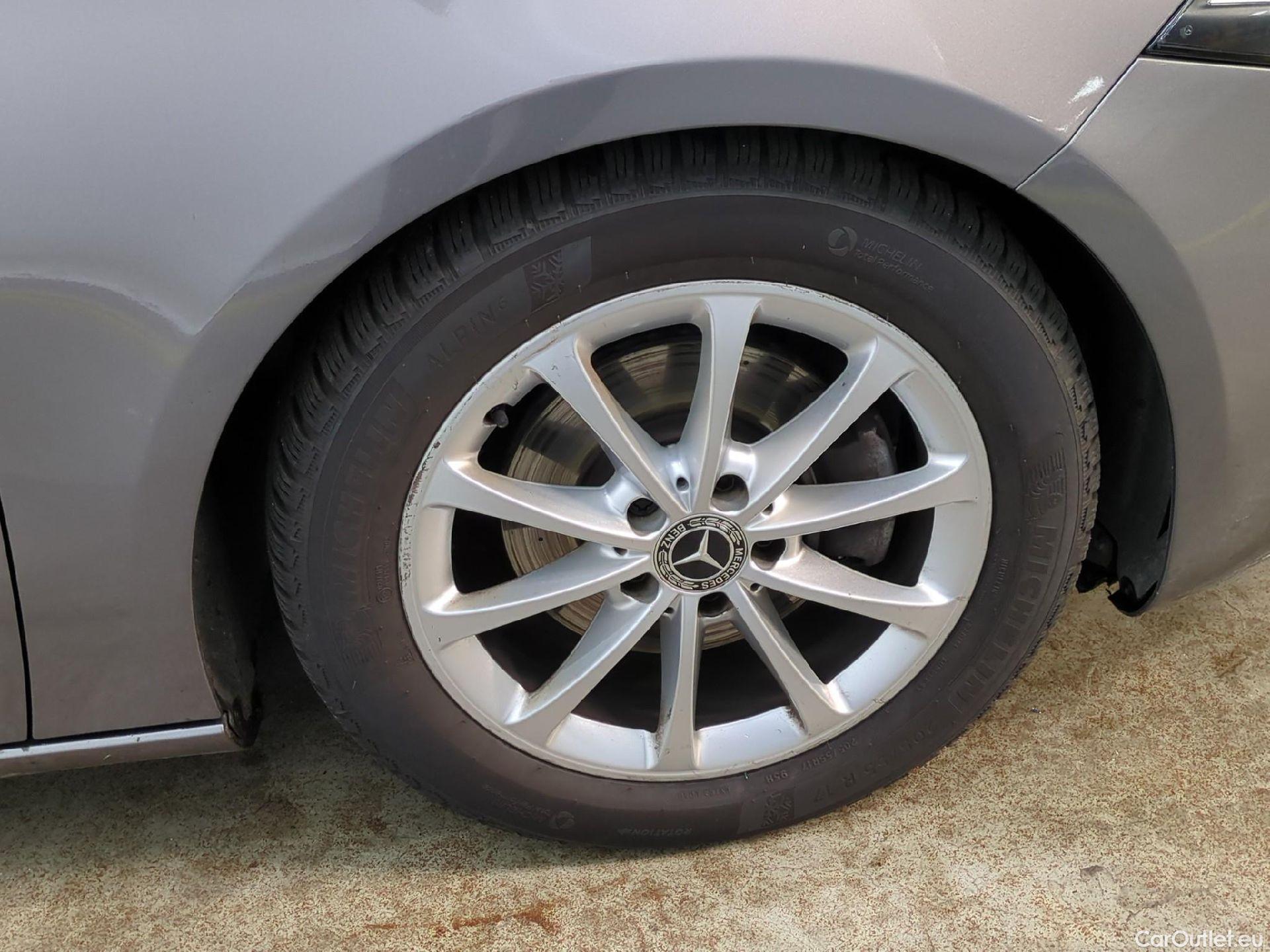  Mercedes  A-Klasse MERCEDES-BENZ Classe A Compact / 2018 / 5P / Berline A 200 d Business Line 8G-DCT #38